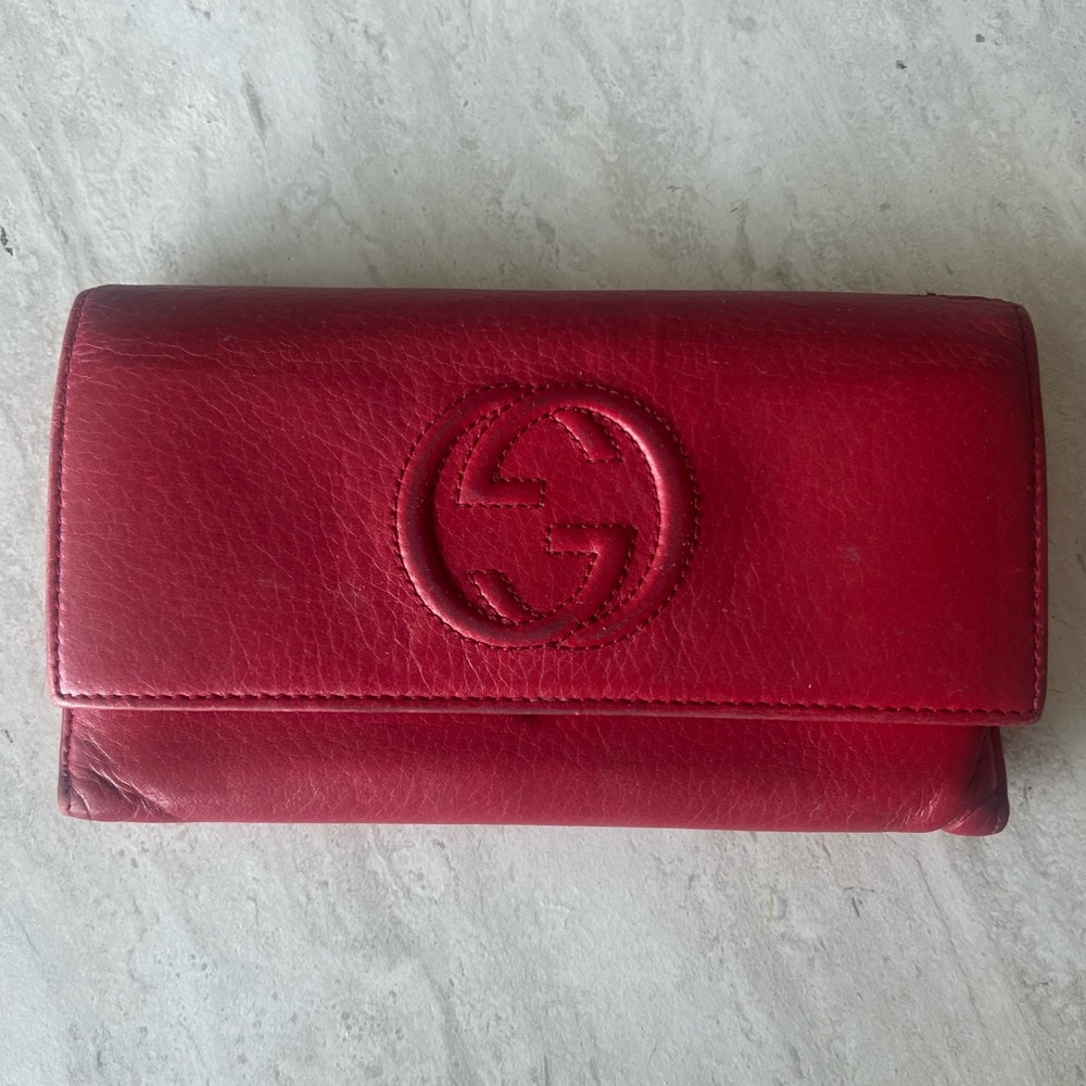 Authentic $795 GG GUCCI Pebbled Calfskin Soho Continental Wallet Clutch Red